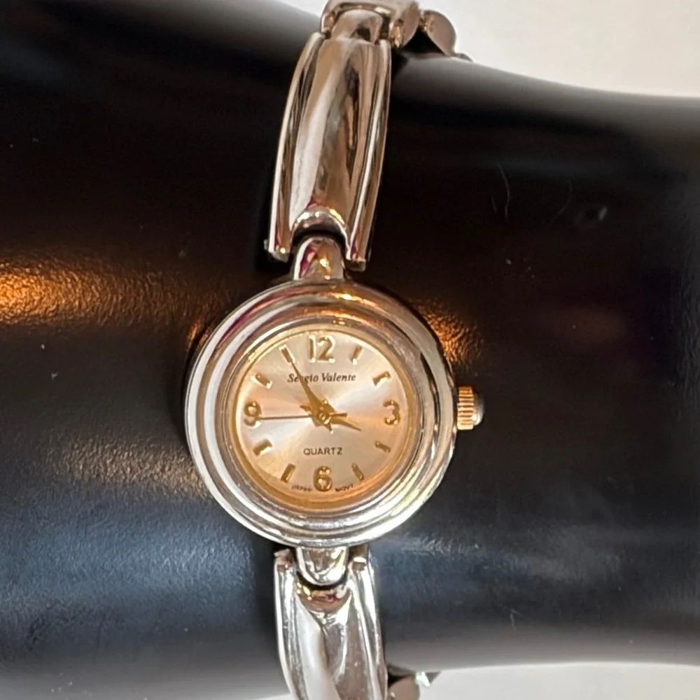 Sergio Valente Womens Quartz Watch Silver Tone Champagne Dial Japan NEW Battery